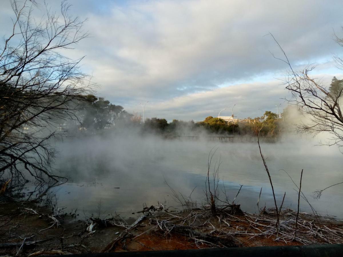 Great View Near Rotorua Lake Exterior photo